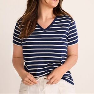 NWT,GAP Navy and White Striped V-Neck Tee.Size XL